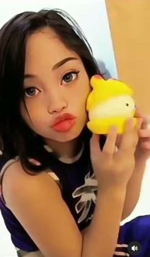 14 Potret Masa Kecil Jeje Slebew yang Ternyata Tajir, Cantik dan Bule Banget, Mirip Noni Belanda!