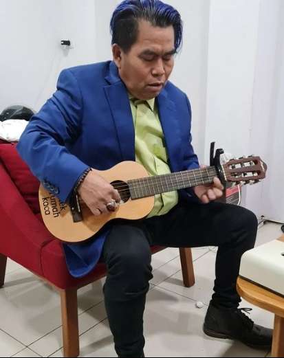 Nikahi Komedian Beda Usia 28 Tahun, Wanita Ini Dihujat Hanya Ingin Harta, Siapa Dia?