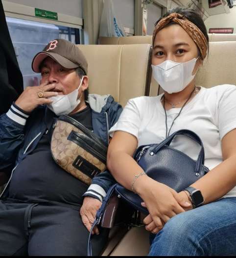 Nikahi Komedian Beda Usia 28 Tahun, Wanita Ini Dihujat Hanya Ingin Harta, Siapa Dia?