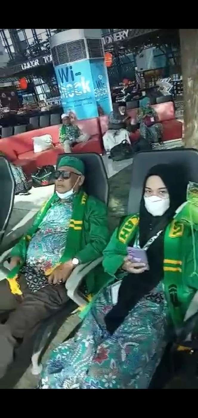 Ingat Pernikahan Viral Kakek Sondani `Si Juragan Tanah` dan Gadis 19 Tahun? Cerai Usai 2 Bulan Nikah, Kini Sakit-Sakitan & Kian Kurus