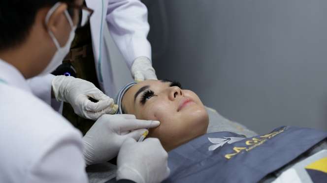 Potret Gisella Anastasia Tanpa Makeup saat Lakukan Perawatan Wajah, Cantiknya Natural!