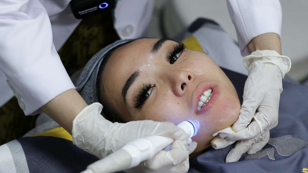 Potret Gisella Anastasia Tanpa Makeup saat Lakukan Perawatan Wajah, Cantiknya Natural!