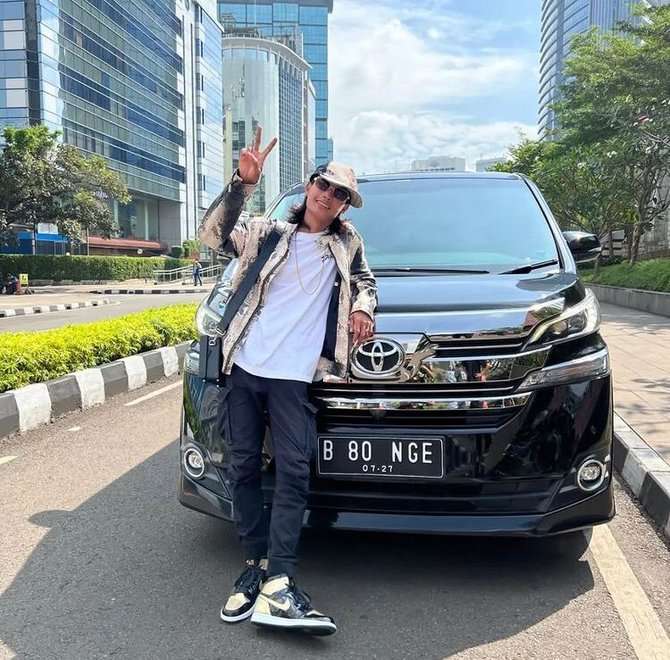 12 Potret Transformasi Bonge `Citayam` usai Make Over, Jadi Ganteng & Pangling dengan Rambut Baru!