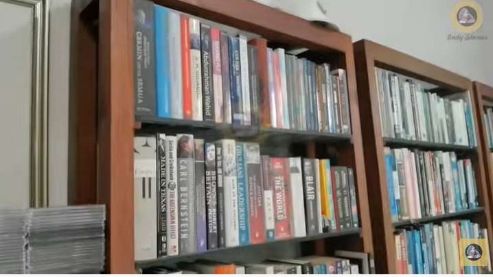 Potret Rumah Rizal Ramli Mantan Menteri yang Kerap Kritik, Ternyata Punya Koleksi Lukisan Unik!