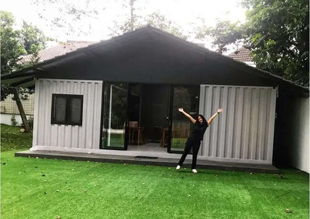 10 Adu Perbandingan Rumah Chef Marinka VS Renatta Moeloek, Beda Jauh, Yang Satu Punya Padang Rumput!