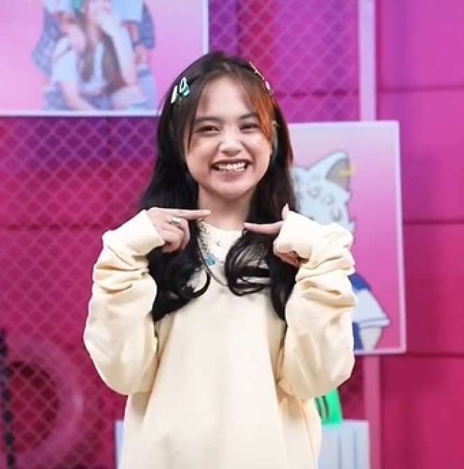 Manglingin! Potret Jeje Slebew Pakai Wig Bak Idol Korea