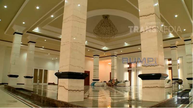 12 Potret Rumah Mewah Haji Ciut `Raja Tambang Kalimantan` Seluas 3 Hektar, Viral Sawer Rhoma Irama Motor Harley Miliaran
