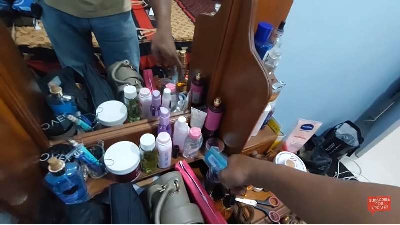 12 Potret Rumah Sederhana Difarina Indra, Pedangdut Viral Mirip Livy Renata, Netizen : Beda Nasib!