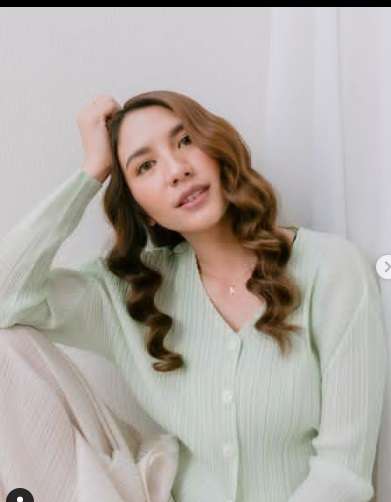 `Si Ratu FTV` Ini Dulu Pernah Jadi SPG Saat Kuliah, Kini Hidupnya Berubah Drastis!