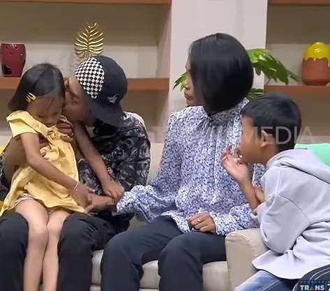 Potret Ibunda Bonge SCBD Citayam Fashion Week, Rawat Tiga Anak Sendiri Tanpa Suami