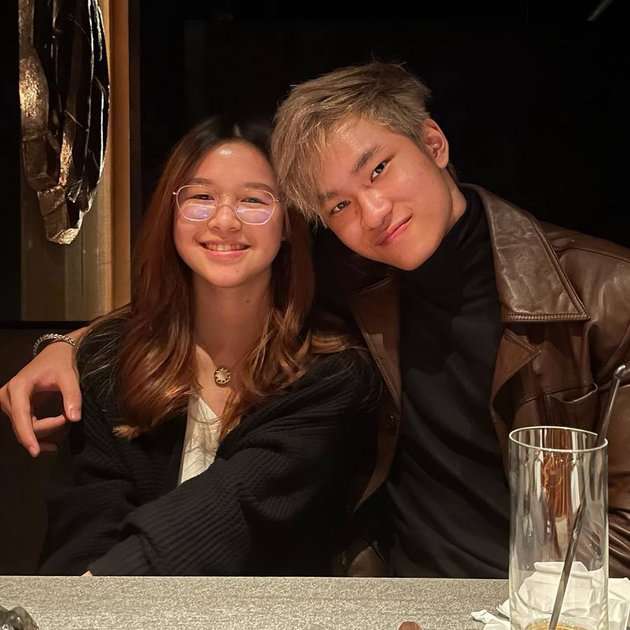 Potret Nicole yang Diduga Pacar Azka Corbuzier