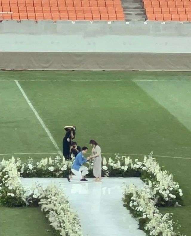 Potret Kevin Sanjaya Lamar Valencia Tanoesoedibjo di Stadion JIS