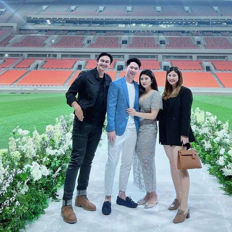 Potret Kevin Sanjaya Lamar Valencia Tanoesoedibjo di Stadion JIS