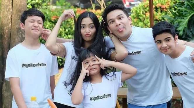 Diduga Cinlok! Potret Jonathan Frizzy Bonceng Ririn Dwi Ariyanti Jadi Sorotan