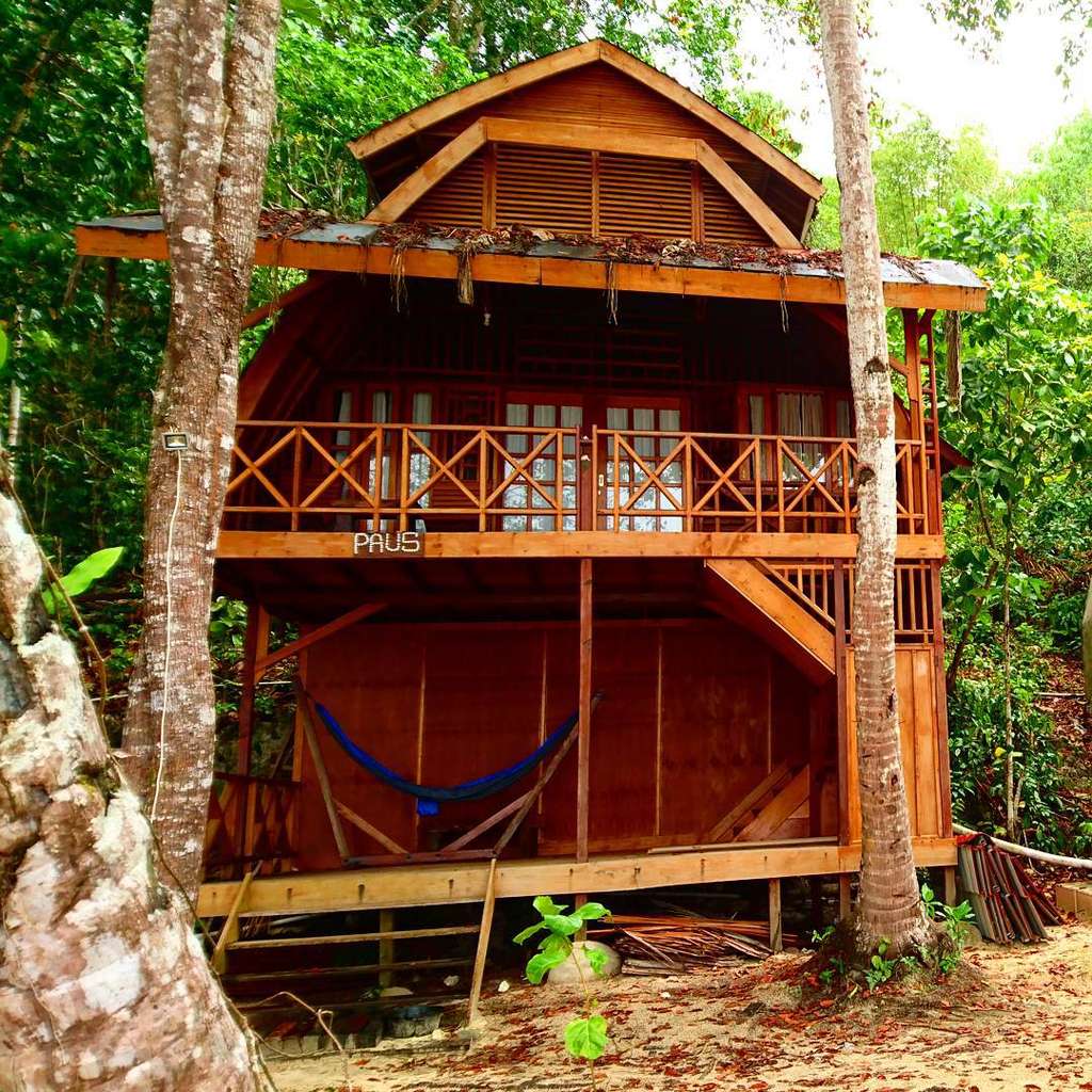 10 Potret Hotel `Kayu` Nadine Chandrawinata di Raja Ampat, Dikelilingi Lautan Biru, Real Surga Dunia!
