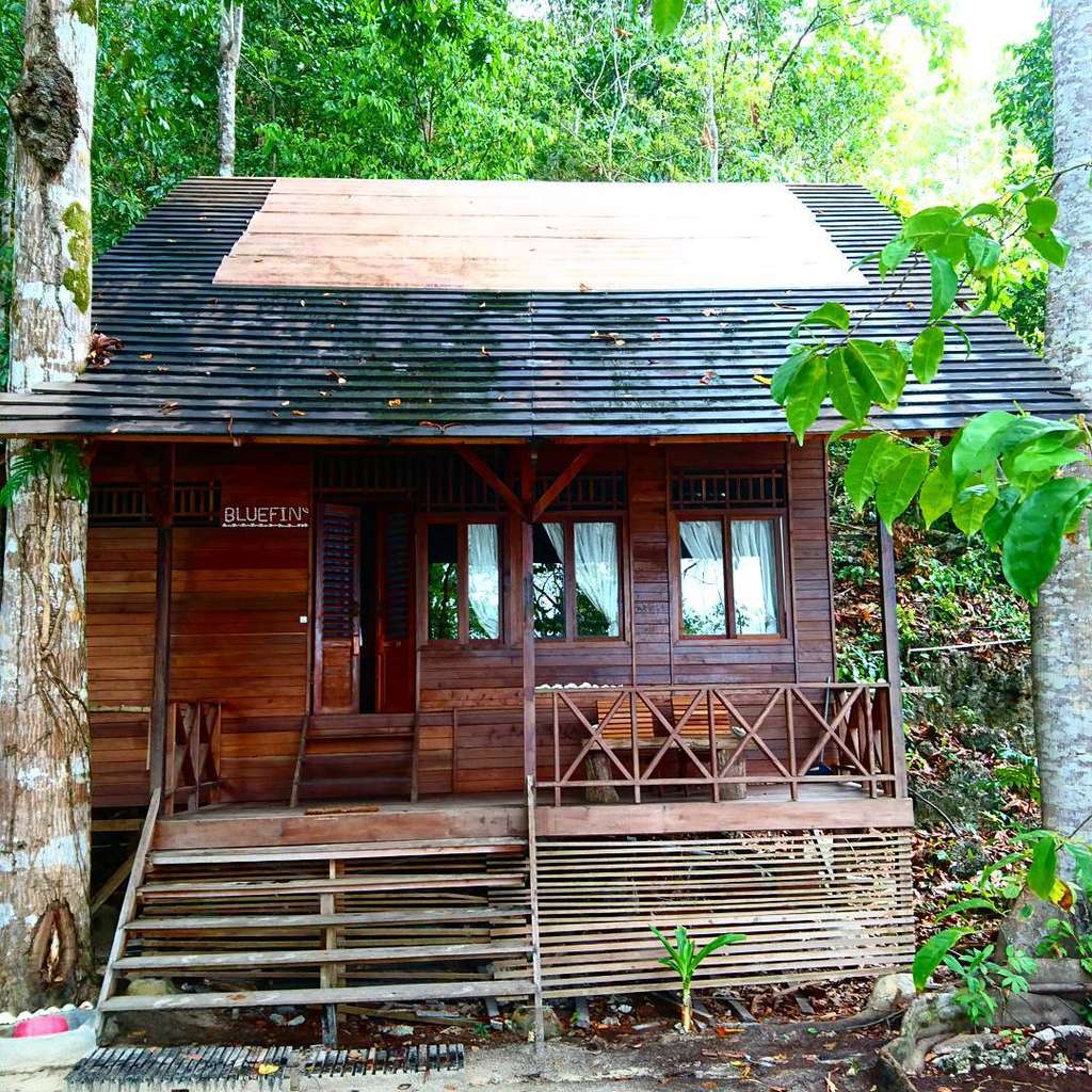 10 Potret Hotel `Kayu` Nadine Chandrawinata di Raja Ampat, Dikelilingi Lautan Biru, Real Surga Dunia!