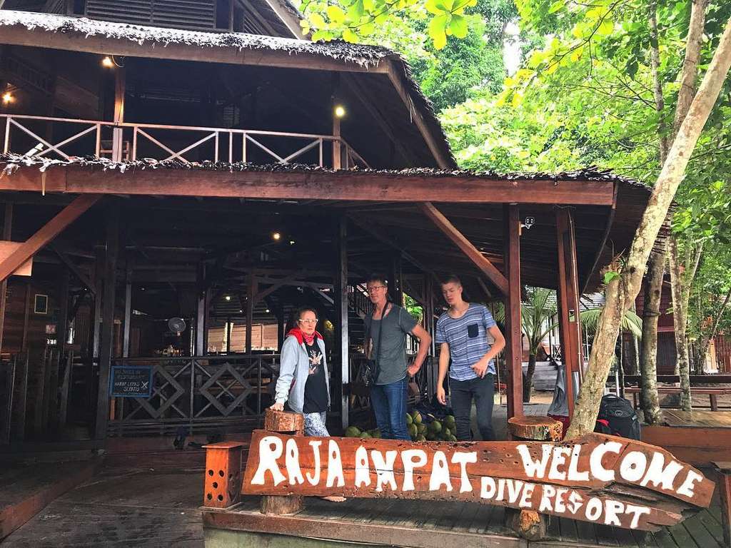 10 Potret Hotel `Kayu` Nadine Chandrawinata di Raja Ampat, Dikelilingi Lautan Biru, Real Surga Dunia!