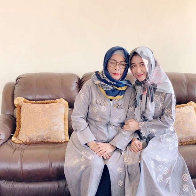 Ingat Uut Permatasari `Si Putri Panggung`? Nasibnya Berubah Drastis Usai Dipinang Perwira Polisi, Ini 8 Potret Rumahnya Tinggi Bak Istana