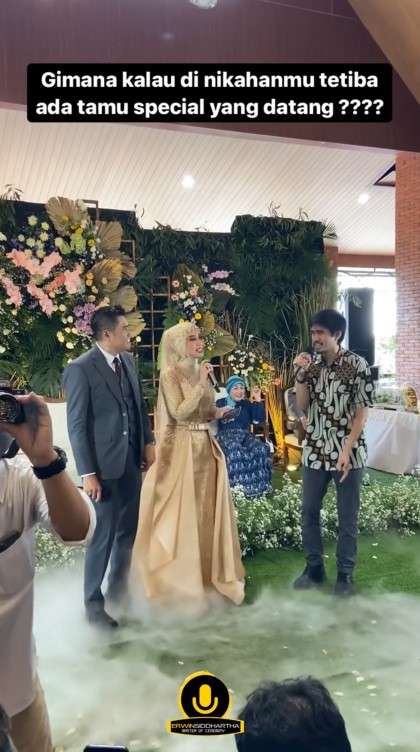 Potret Sederhana Duta Sheila On 7 di Kehidupan Sehari-hari, Makan Bakmi Lesehan Hingga Cilok Pinggir Jalan!