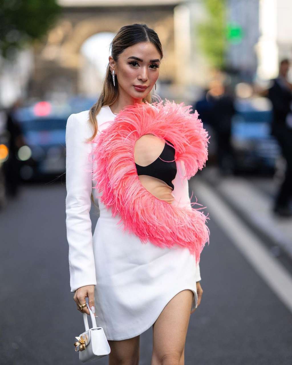 10 Potret Cantik & `Hot` Istri Anggota DPR di Paris Fashion Week, Penampilannya Bikin Melotot!