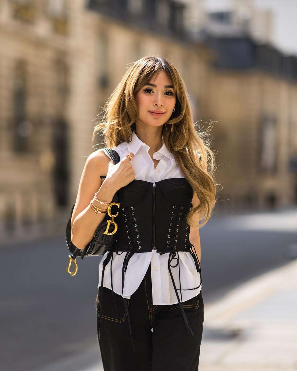 10 Potret Cantik & `Hot` Istri Anggota DPR di Paris Fashion Week, Penampilannya Bikin Melotot!
