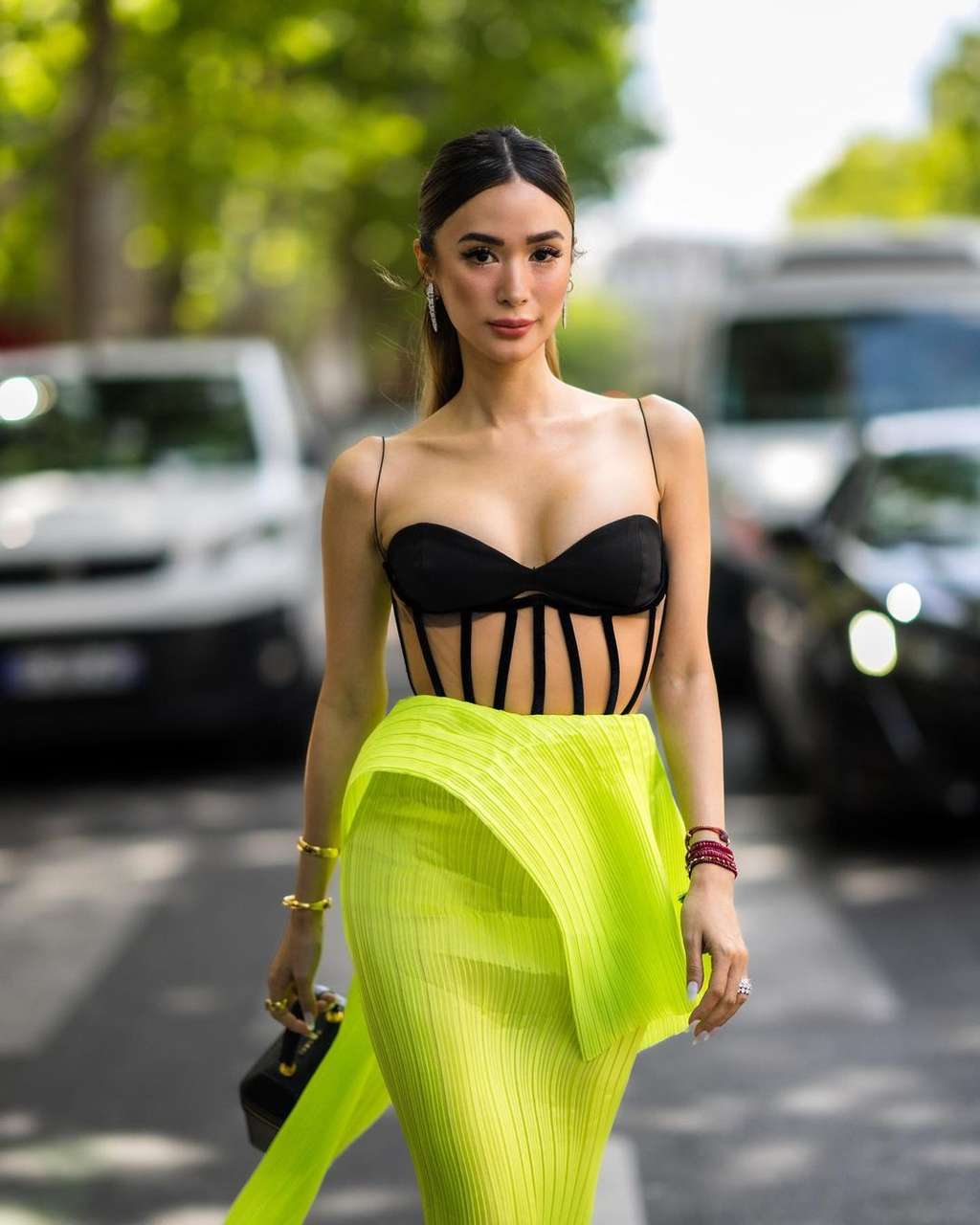 10 Potret Cantik & `Hot` Istri Anggota DPR di Paris Fashion Week, Penampilannya Bikin Melotot!