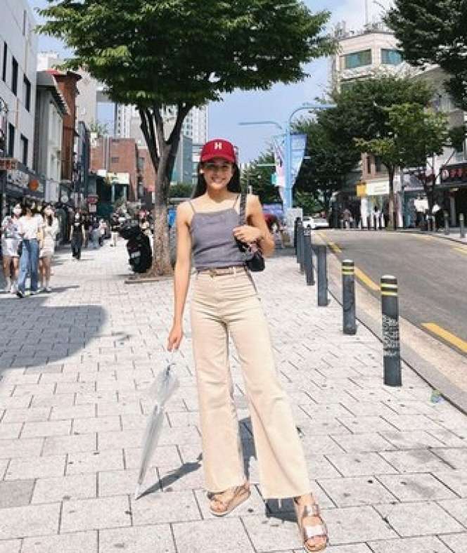 Potret Maudy Ayunda Pulang Kampung ke Korea Selatan, Ada Momen Temani Suami Potong Rambut Bikin Gemas!