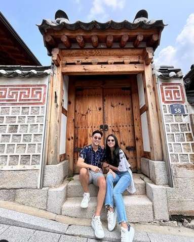 Potret Maudy Ayunda Pulang Kampung ke Korea Selatan, Ada Momen Temani Suami Potong Rambut Bikin Gemas!