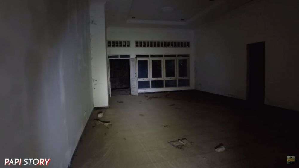 Potret Rumah Mewah Suzzanna yang Terbengkalai 10 Tahun, Isi Dalamnya Bikin Merinding!