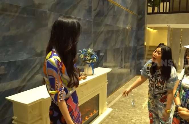 Potret Rumah Mewah Crazy Rich Medan Joey Gisel, Ada Salon dan Biskop Pribadi!