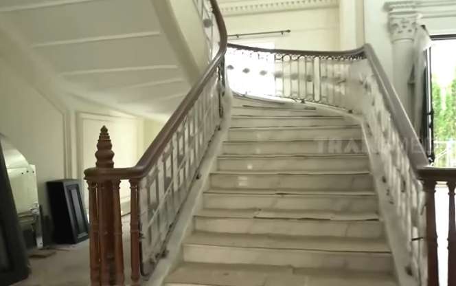 Potret Rumah Mewah Crazy Rich Medan Joey Gisel, Ada Salon dan Biskop Pribadi!