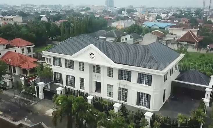 Potret Rumah Mewah Crazy Rich Medan Joey Gisel, Ada Salon dan Biskop Pribadi!