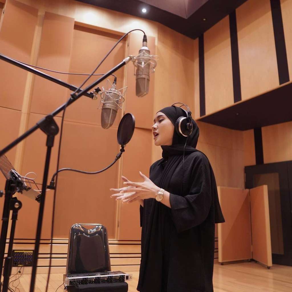Potret 7 Pedangdut Berhijab, Terbaru Cita Citata