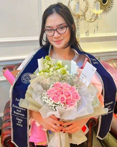 Potret Anak Mulan Jameela, Tiara Savitri yang Baru Jadi Sarjana, Riasannya Jadi Sorotan!