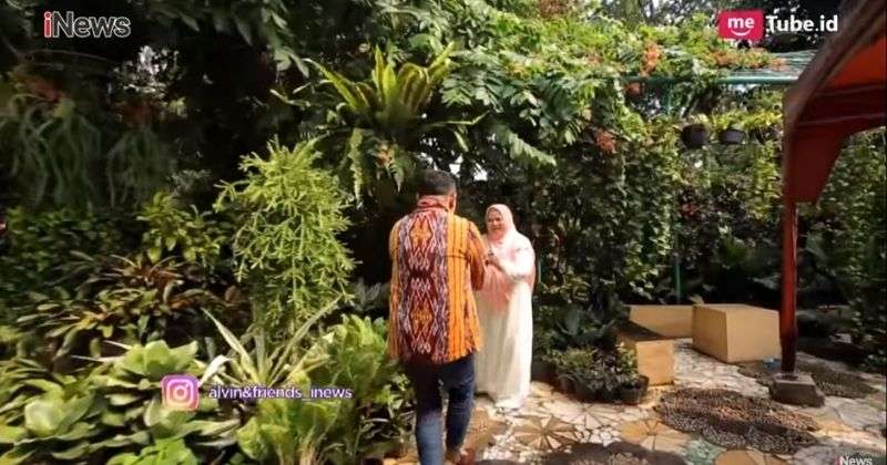 10 Adu Mewah Rumah Mamah Dedeh VS Neno Warisman, Bak Bumi dan Langit, Perabotan Serba Emas!