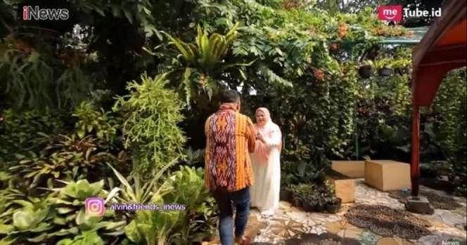 10 Adu Mewah Rumah Mamah Dedeh VS Neno Warisman, Bak Bumi dan Langit, Perabotan Serba Emas!