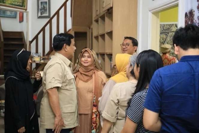 10 Adu Mewah Rumah Mamah Dedeh VS Neno Warisman, Bak Bumi dan Langit, Perabotan Serba Emas!