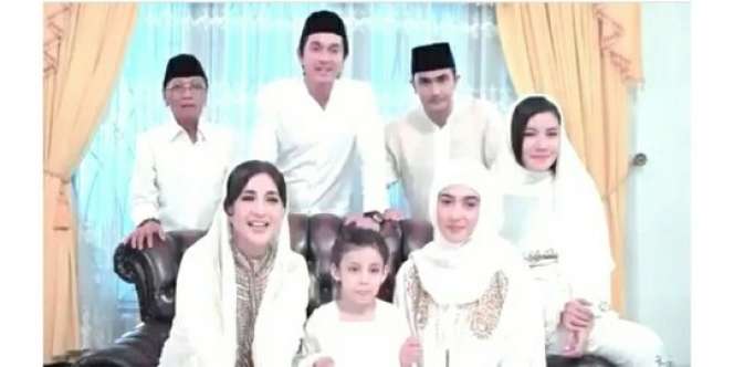 10 Adu Perbandingan Rumah Paramitha Rusady VS Kiki Fatmala, Dua Primadona di Masanya, Ada yang Nasibnya Tak Beruntung