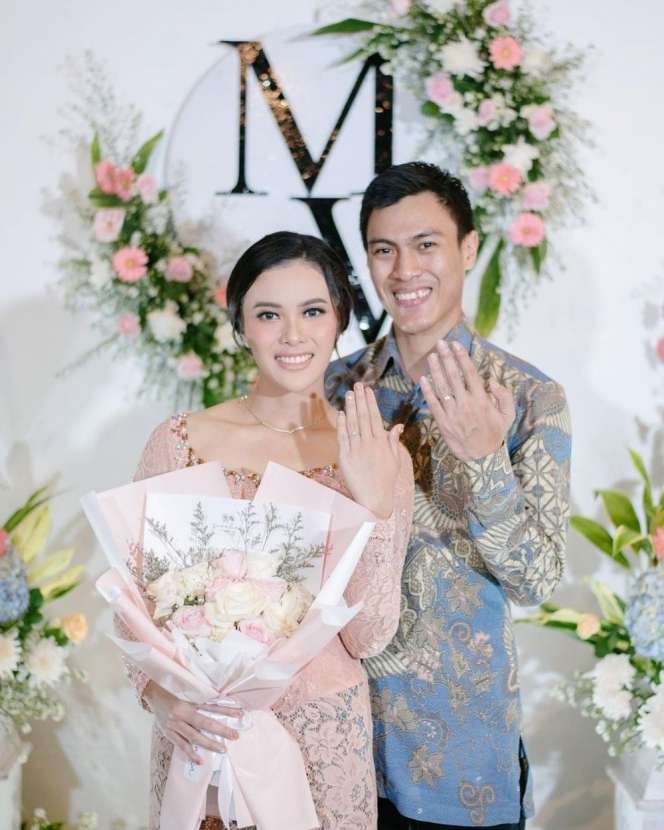 Potret Mitha Hardiyanti Istri Pebulu Tangkis Vito, Cantiknya Kebangetan!