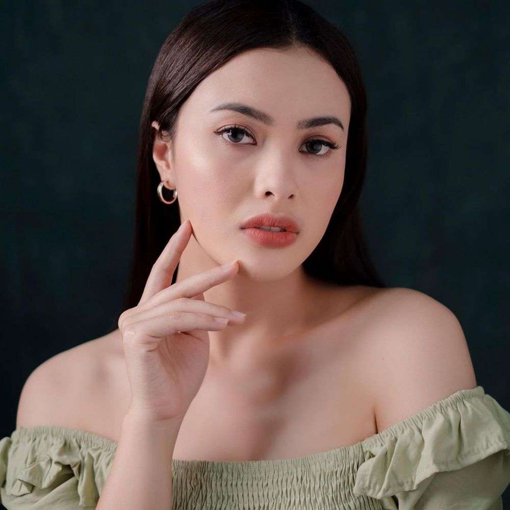 Potret Mitha Hardiyanti Istri Pebulu Tangkis Vito, Cantiknya Kebangetan!