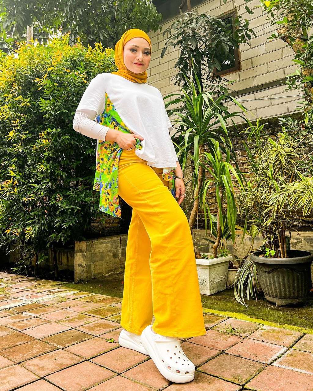 10 Adu Gaya Nathalie Holscher VS Riesca Rose, Dituduh Sebagai Selingkuhan Sule, Kalah Jauh?