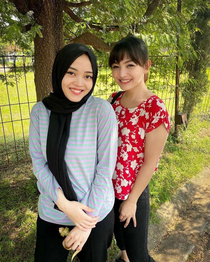 10 Adu Gaya Nathalie Holscher VS Riesca Rose, Dituduh Sebagai Selingkuhan Sule, Kalah Jauh?