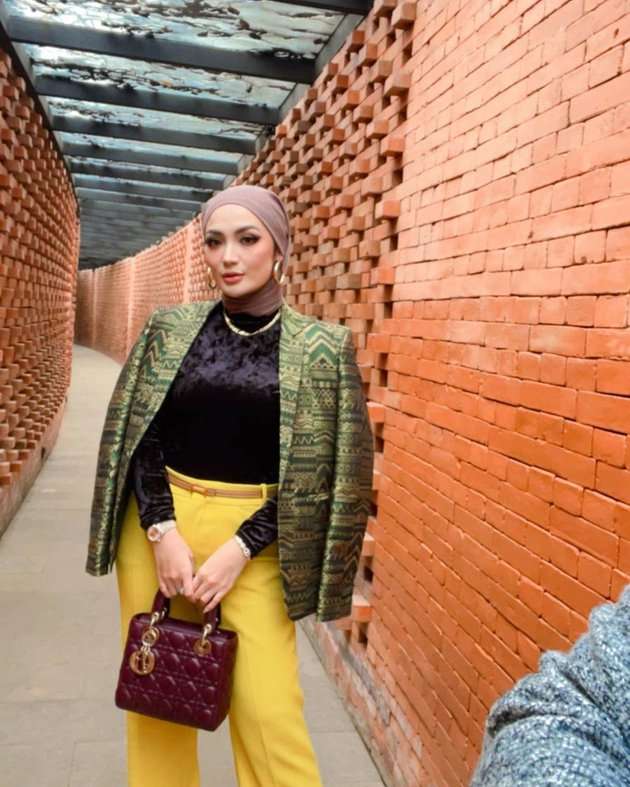 Potret Imel Putri Cahyati Tampil Mewah dengan Koleksi Tas Branded