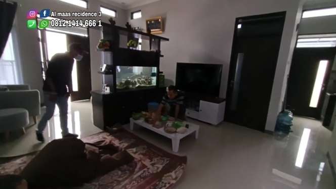 10 Adu Perbandingan Rumah Kang Komar VS Ubed `Preman Pensiun`, Bak Bumi & Langit, Yang Satu Tajir Abis di Dunia Nyata!