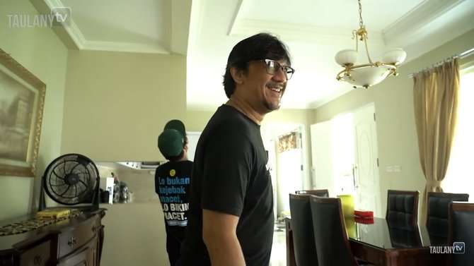 8 Potret Rumah Mewah Nugie `The Dance Company` yang Jarang Terekspos, Andre Taulany Sampai Bengong!