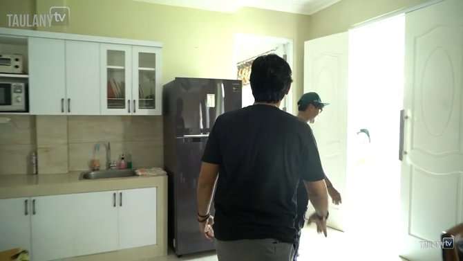 8 Potret Rumah Mewah Nugie `The Dance Company` yang Jarang Terekspos, Andre Taulany Sampai Bengong!