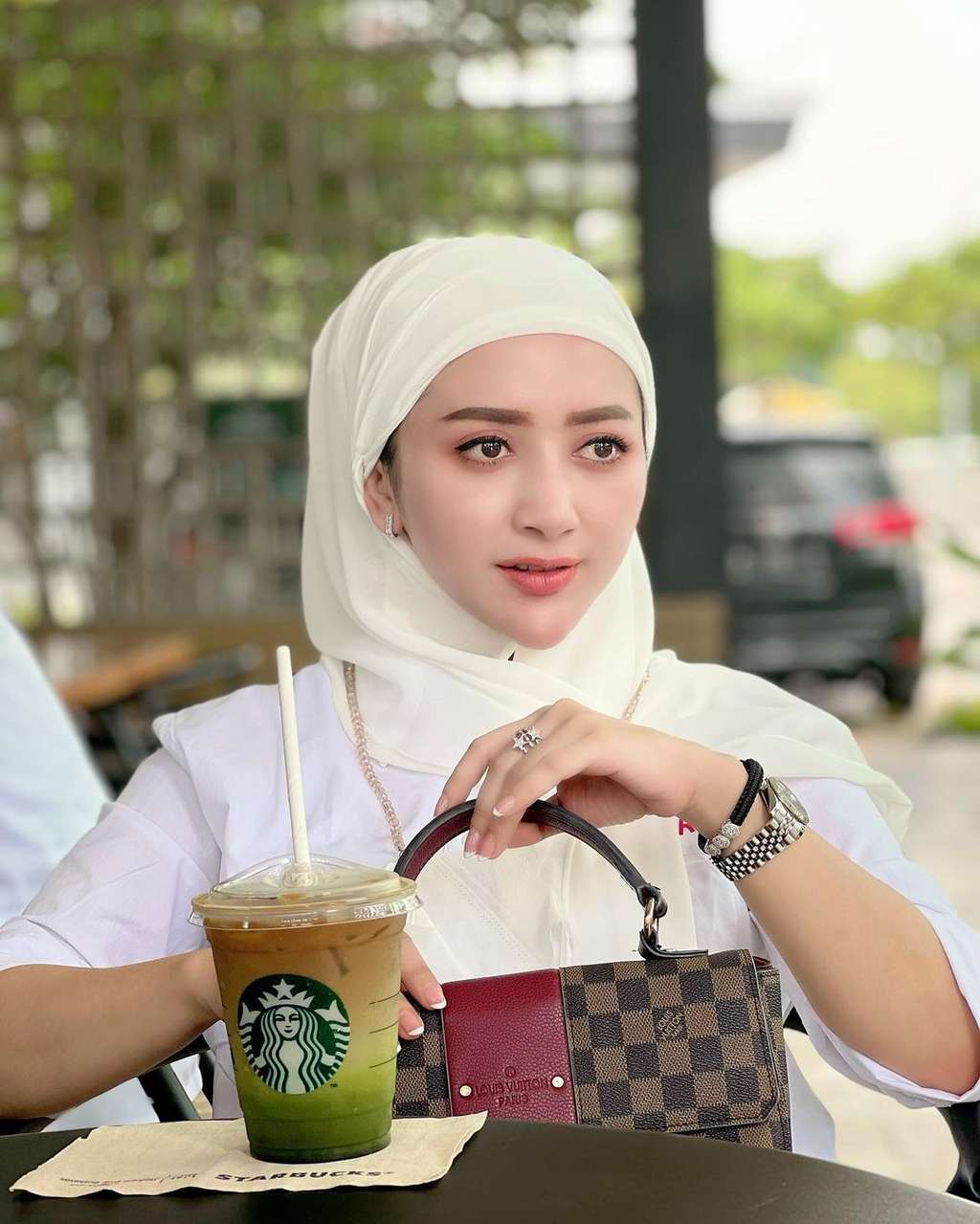 Ingat Angely Emitasari, Kades Cantik Lamongan yang Bikin Hotman Paris Klepek-Klepek? Begini Nasibnya Sekarang