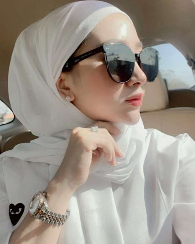Ingat Angely Emitasari, Kades Cantik Lamongan yang Bikin Hotman Paris Klepek-Klepek? Begini Nasibnya Sekarang