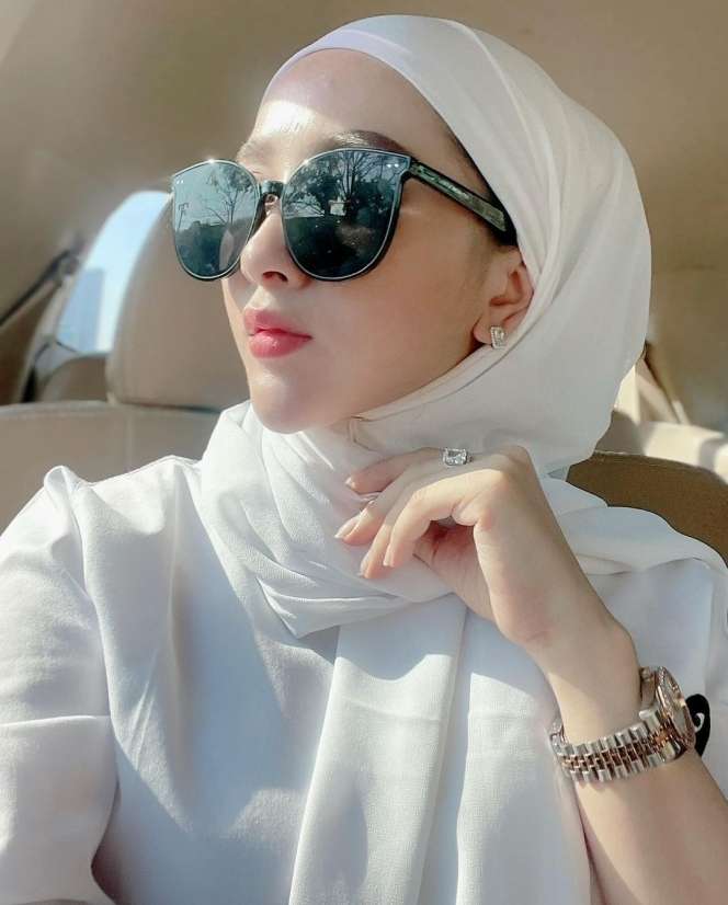 Ingat Angely Emitasari, Kades Cantik Lamongan yang Bikin Hotman Paris Klepek-Klepek? Begini Nasibnya Sekarang