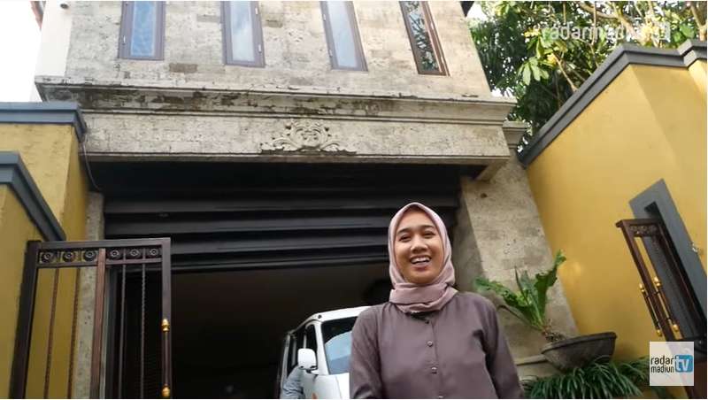 8 Potret Rumah Sony Hendarto Orang Paling Kaya di Madiun, Bak Bangunan Kuno, Luasnya Minta Ampun!